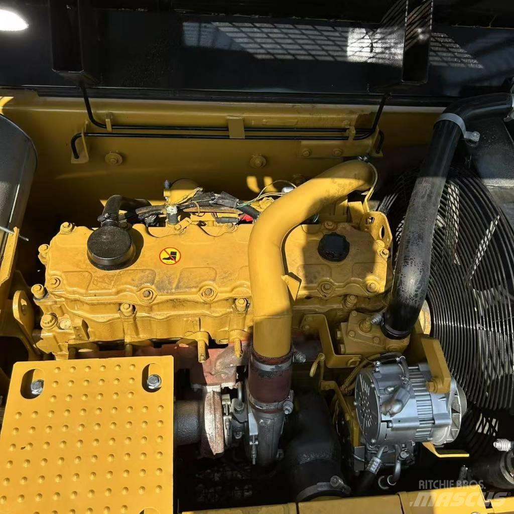 CAT 324D2L Rupsgraafmachines