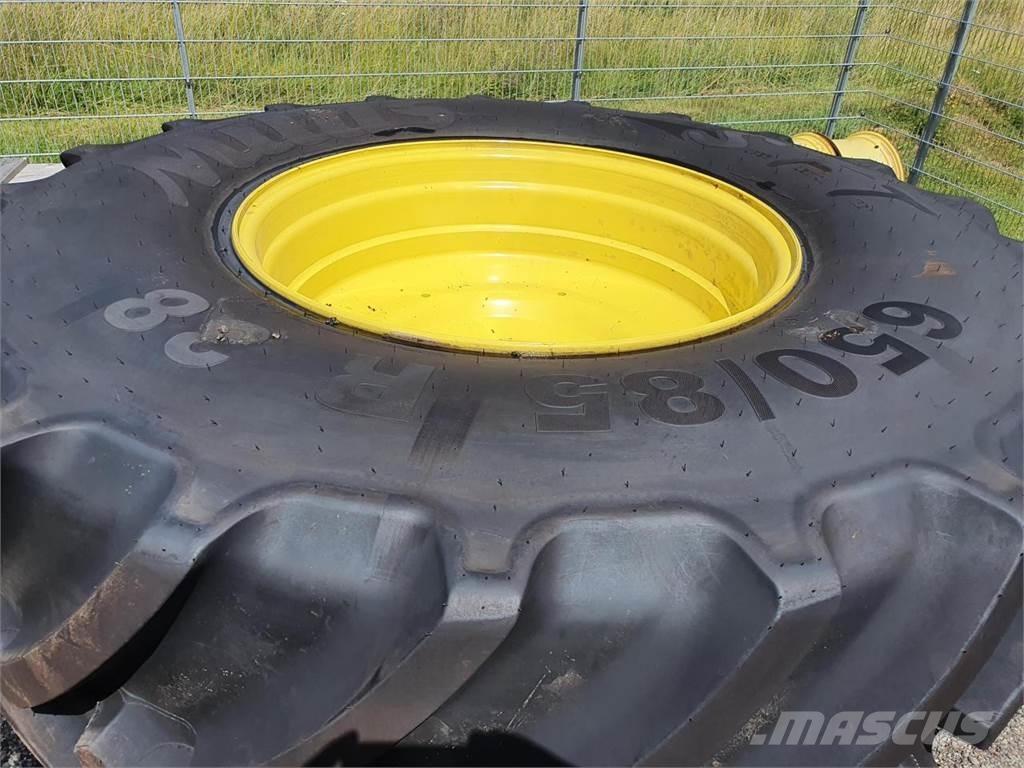 Mitas 650/85R38 x2 Banden, wielen en velgen