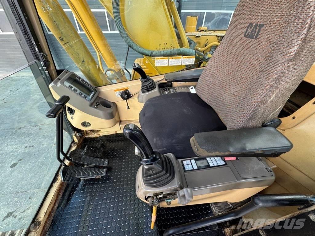 CAT 320 B L Rupsgraafmachines