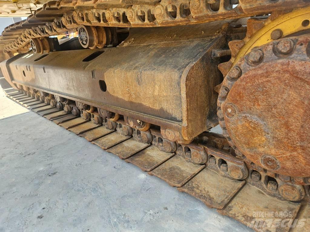 CAT 330 Rupsgraafmachines
