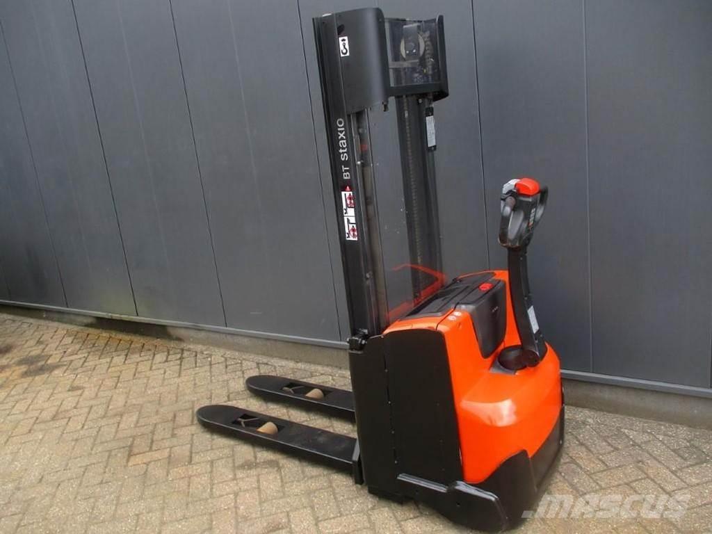 Toyota SWE 120 Meeloop stapelaar