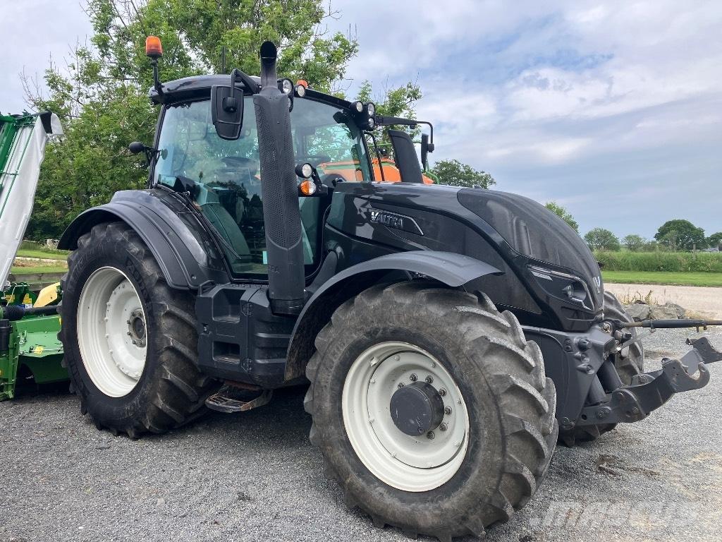 Valtra T 154 V Tractoren