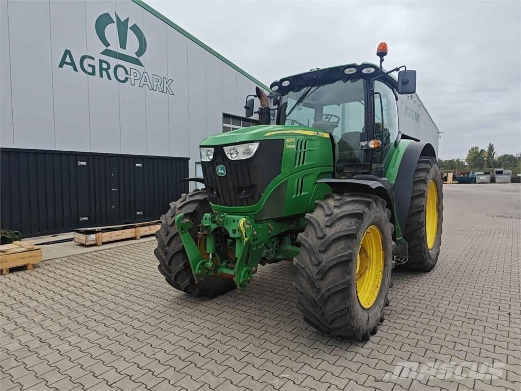 John Deere 6210R Tractoren