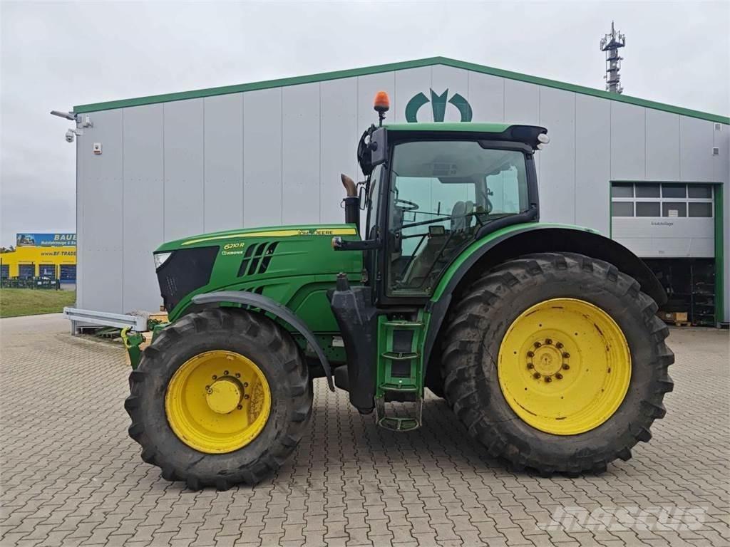John Deere 6210R Tractoren