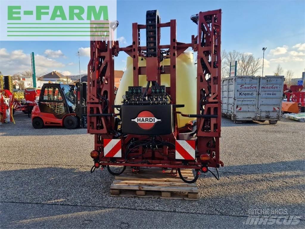 Hardi Mega 12 Getrokken spuitmachines