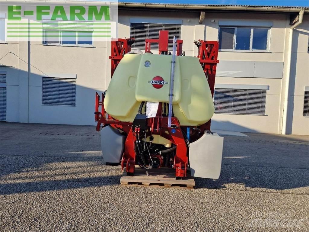 Hardi Mega 12 Getrokken spuitmachines