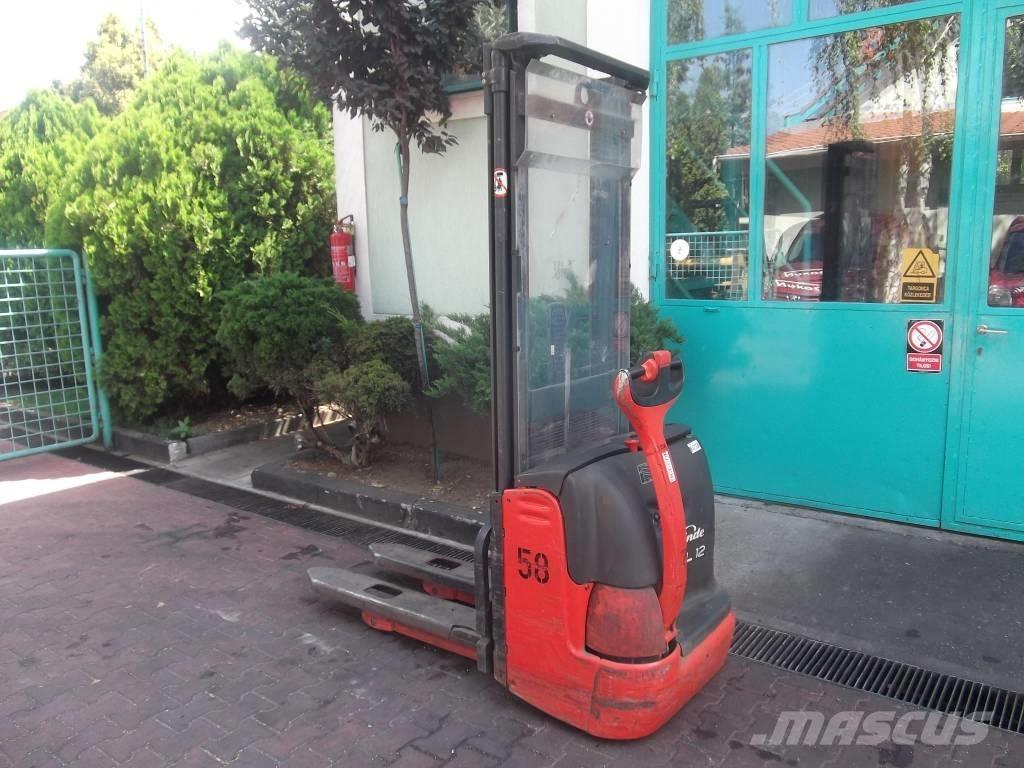 Linde L 12 V-2336 Zelfrijdende stapelaars