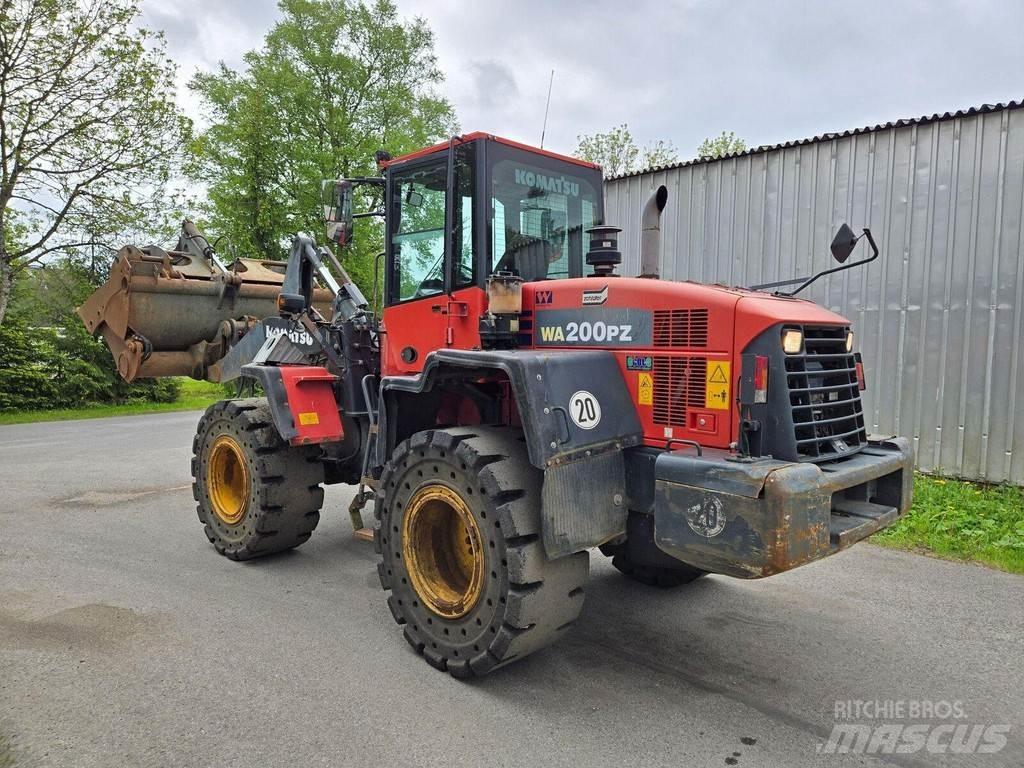 Komatsu WA200PZ-6 Wielladers