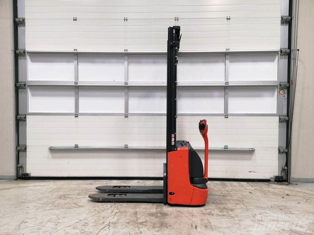 Linde L10 Meeloop stapelaar