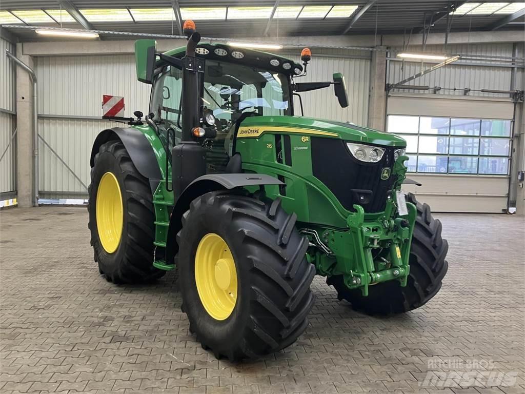 John Deere 6R 215 Tractoren