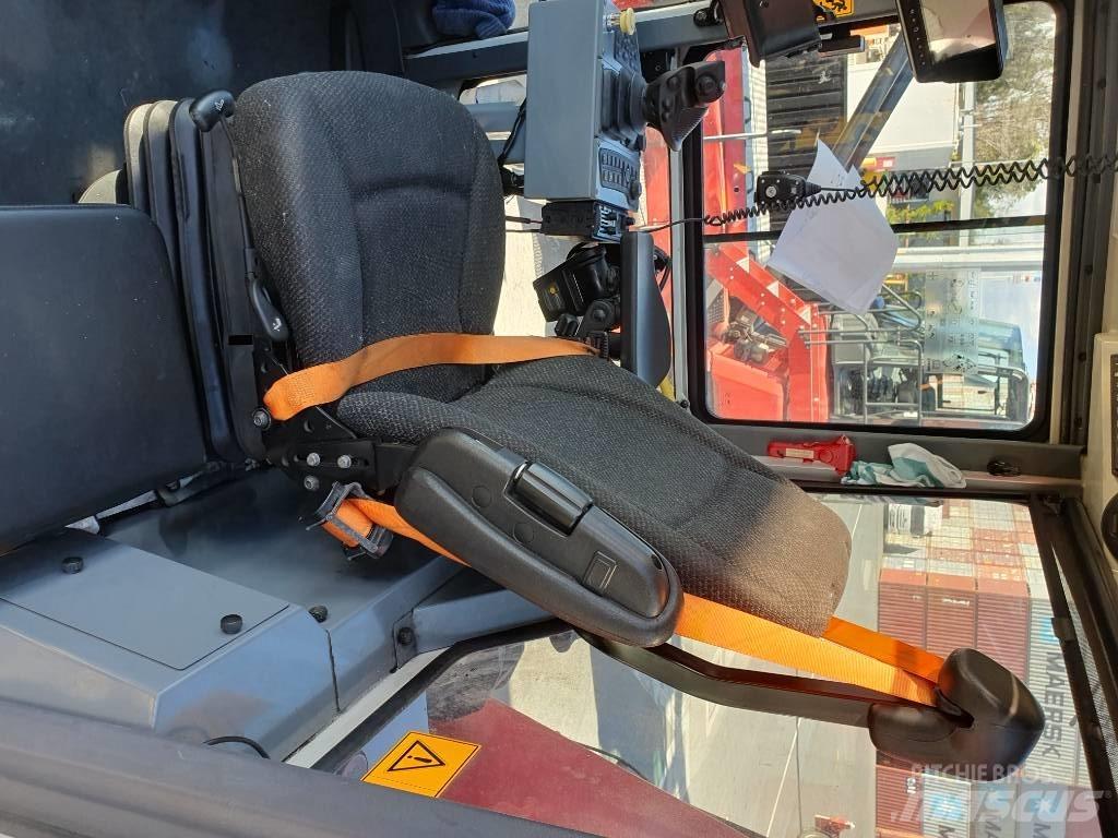 Kalmar DRU450-62S5 Reachstackers