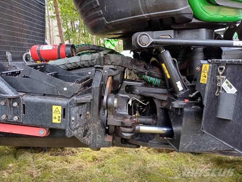 Johan Deere 1270G Harvesters