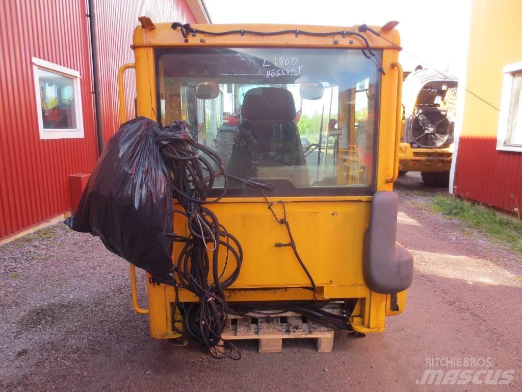 Volvo L 180 D Cabine en interieur