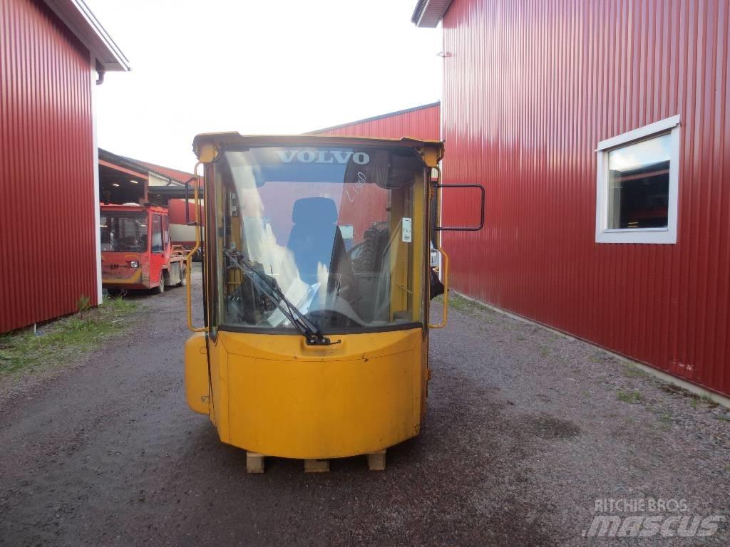 Volvo L 180 D Cabine en interieur