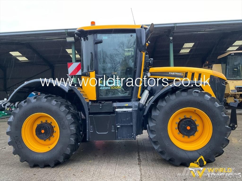 JCB Fastrac 4220 Tractoren