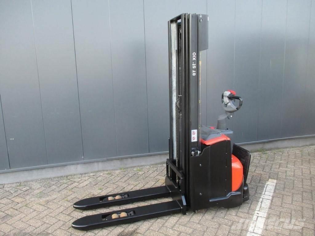 Toyota SWE 120L Meeloop stapelaar