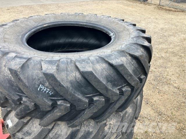 - - - 440/80R28 Banden, wielen en velgen