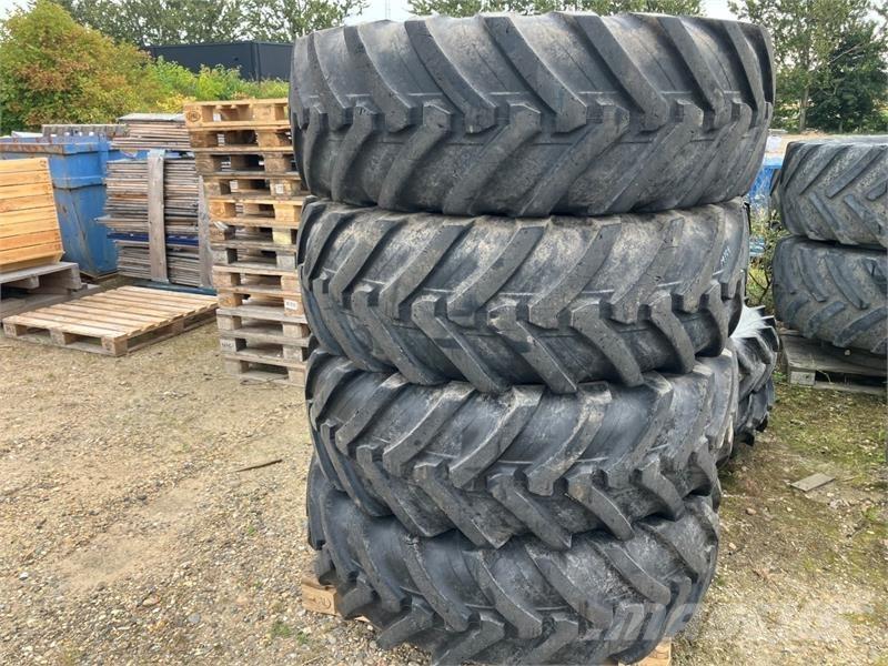  - - - 440/80R28 Banden, wielen en velgen