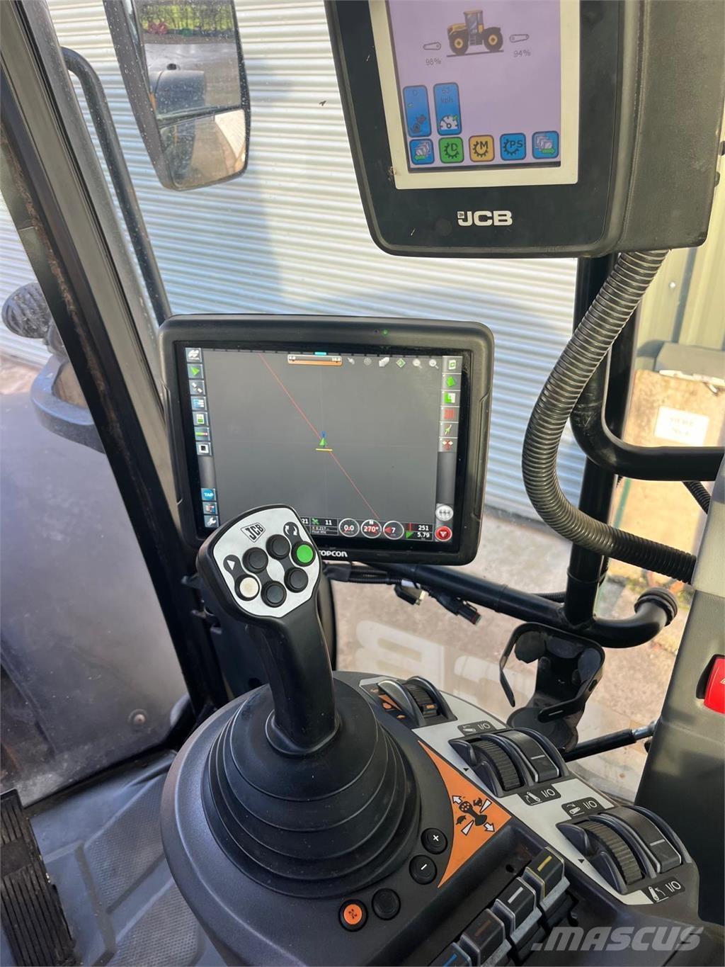 JCB Fastrac 4220 Tractoren