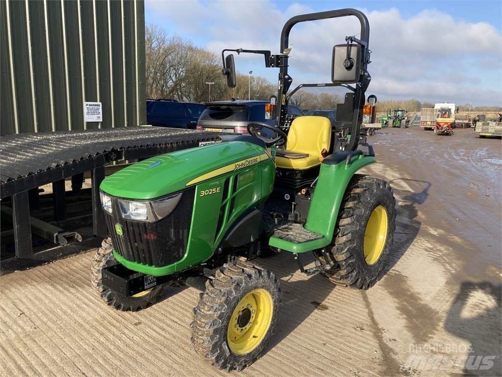 John Deere 3025E Compacttrekkers