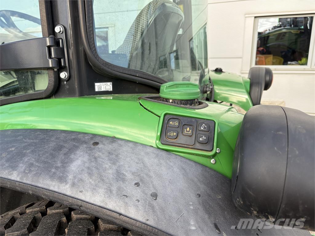 John Deere 4052R Compacttrekkers