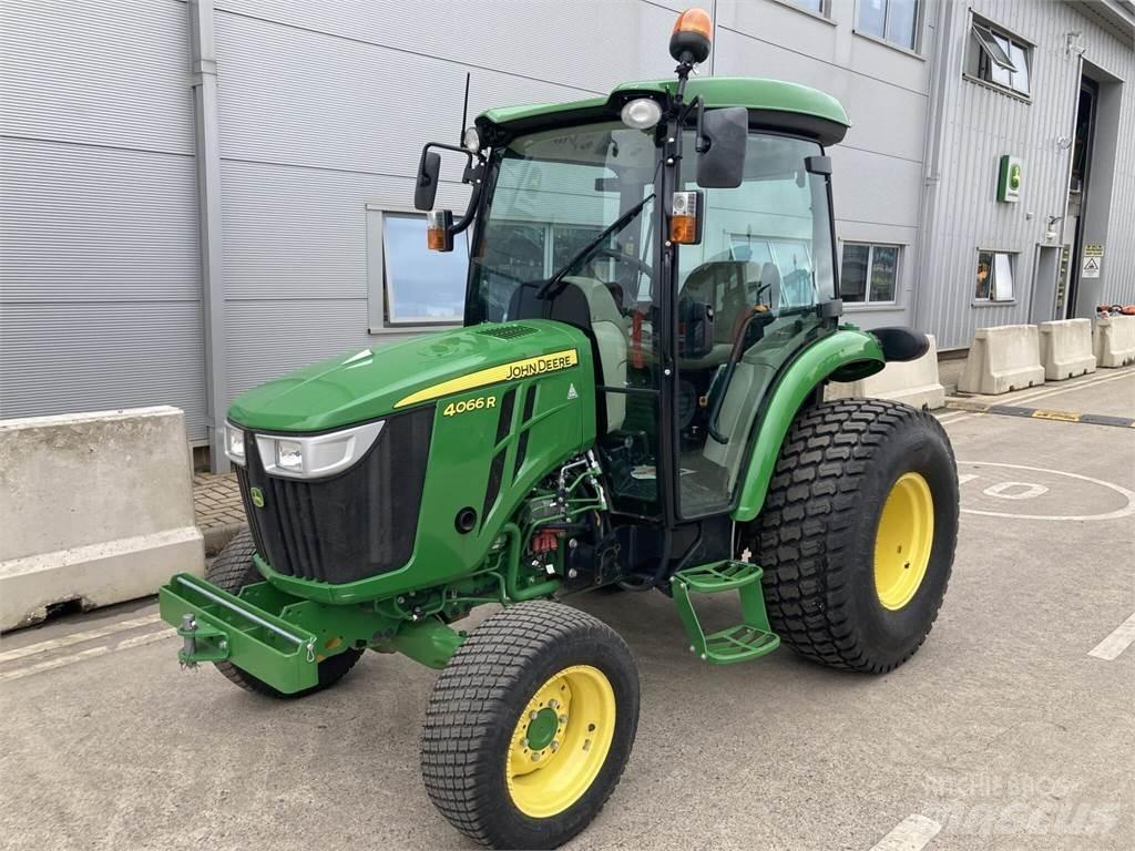 John Deere 4066R Compacttrekkers
