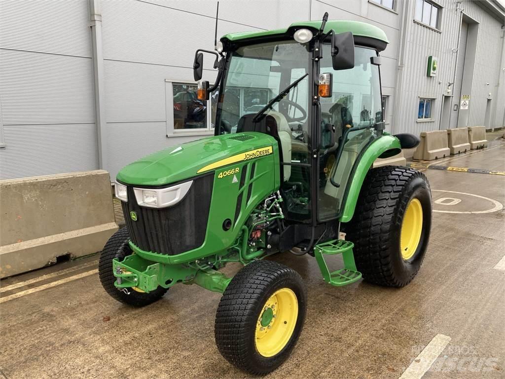 John Deere 4066R Compacttrekkers