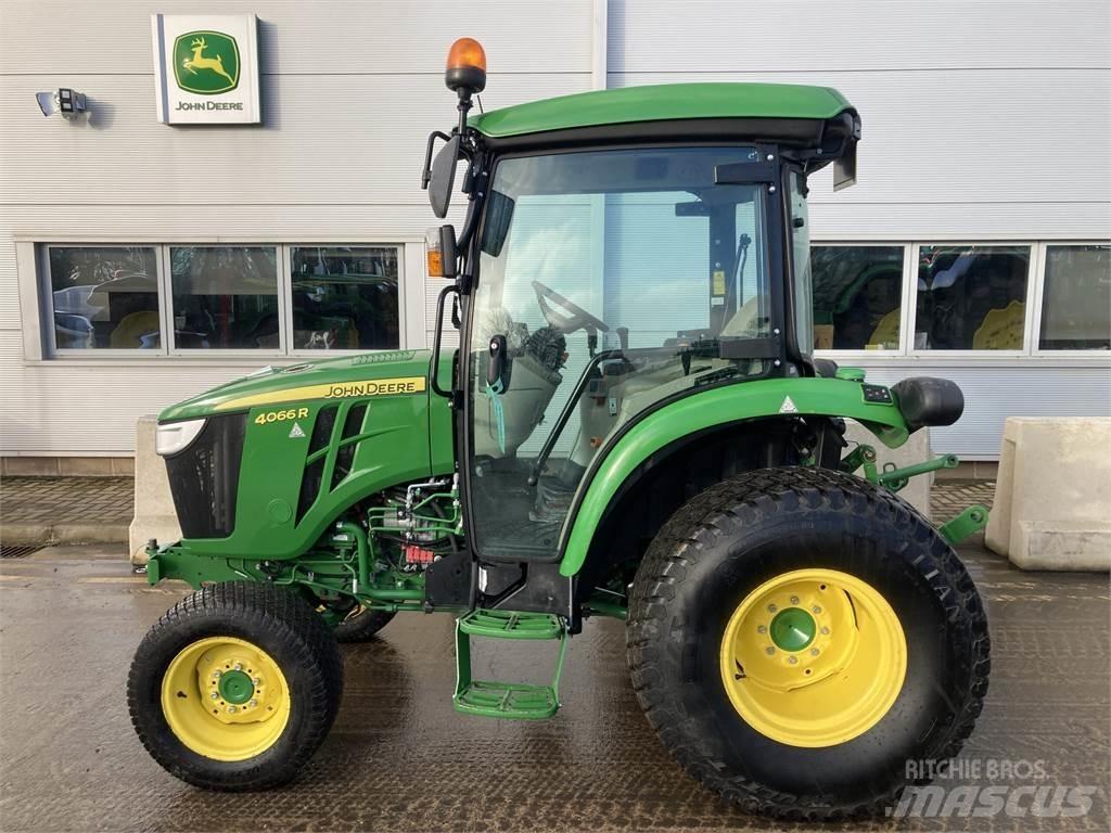 John Deere 4066R Compacttrekkers