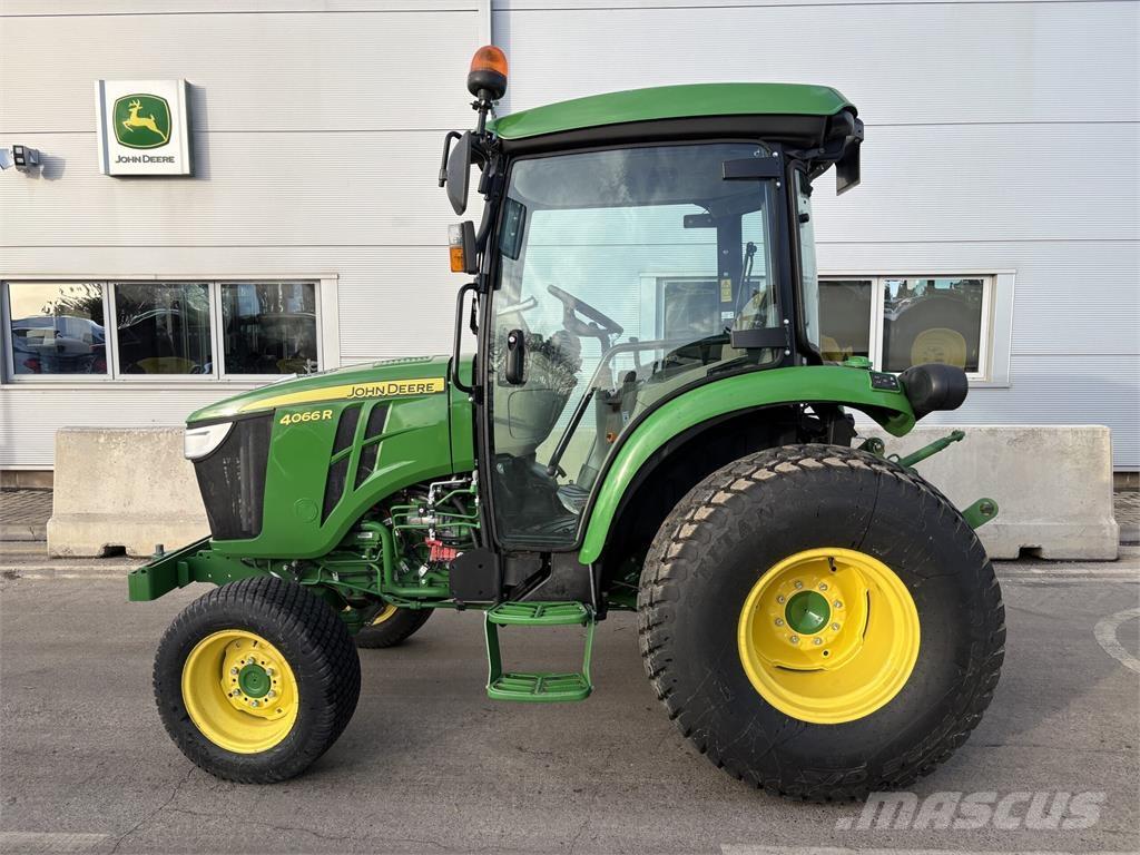 John Deere 4066R Compacttrekkers