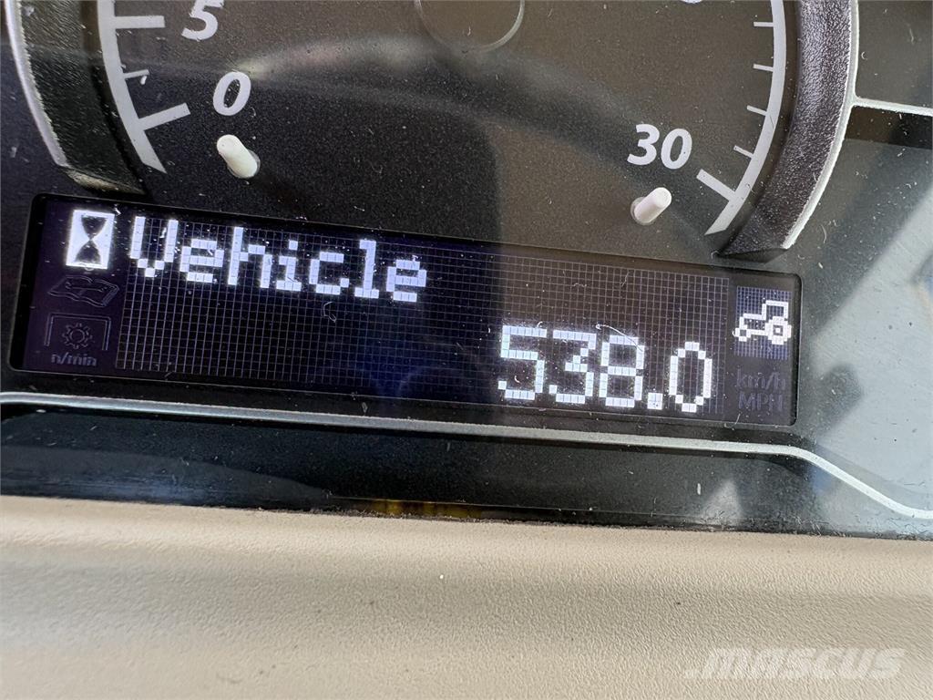 John Deere 4066R Compacttrekkers