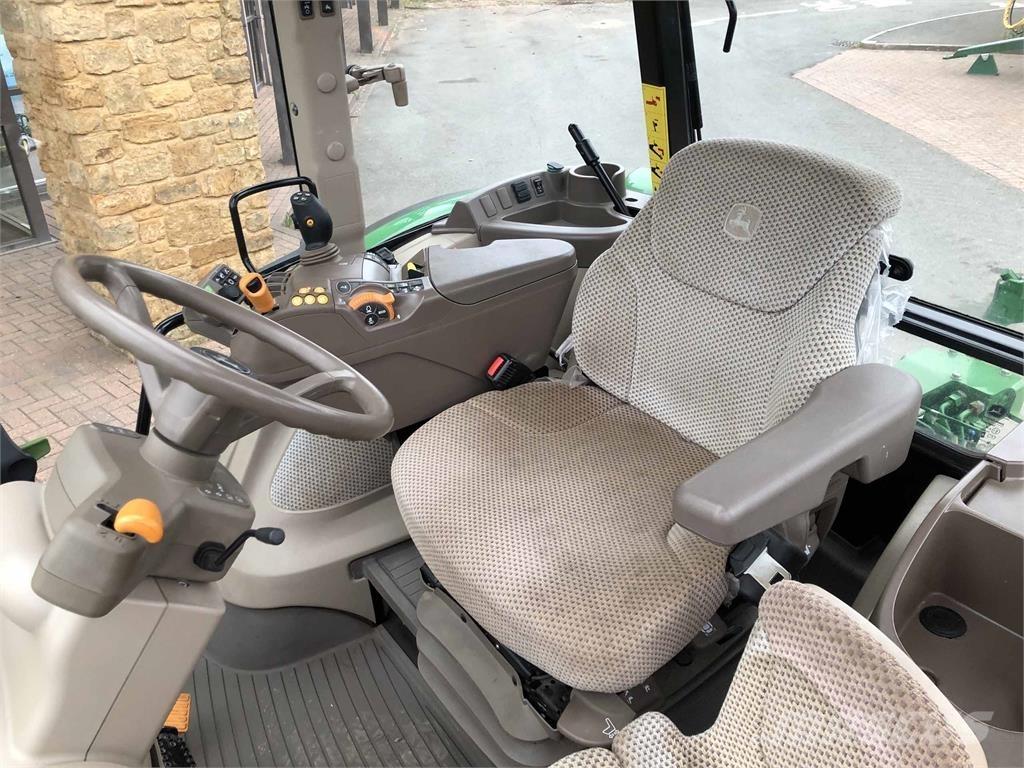 John Deere 5100R Tractoren