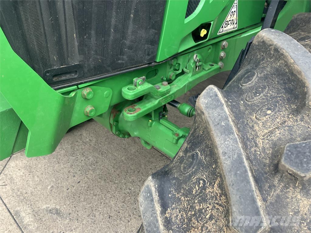 John Deere 6100M Tractoren