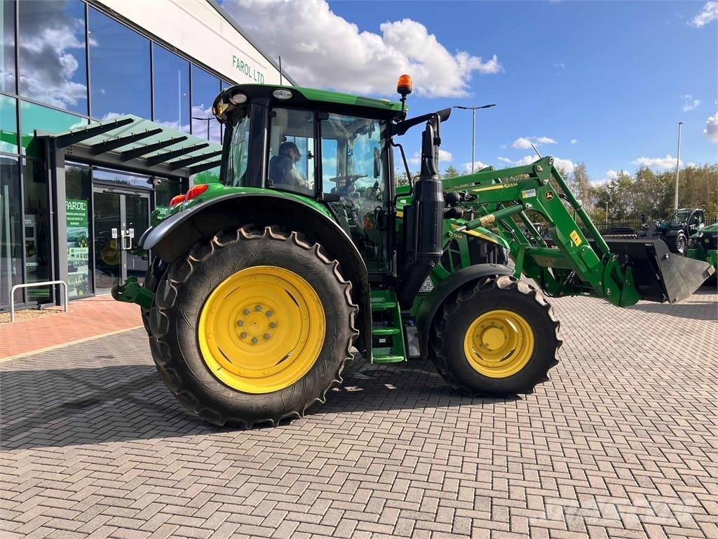 John Deere 6110M Tractoren