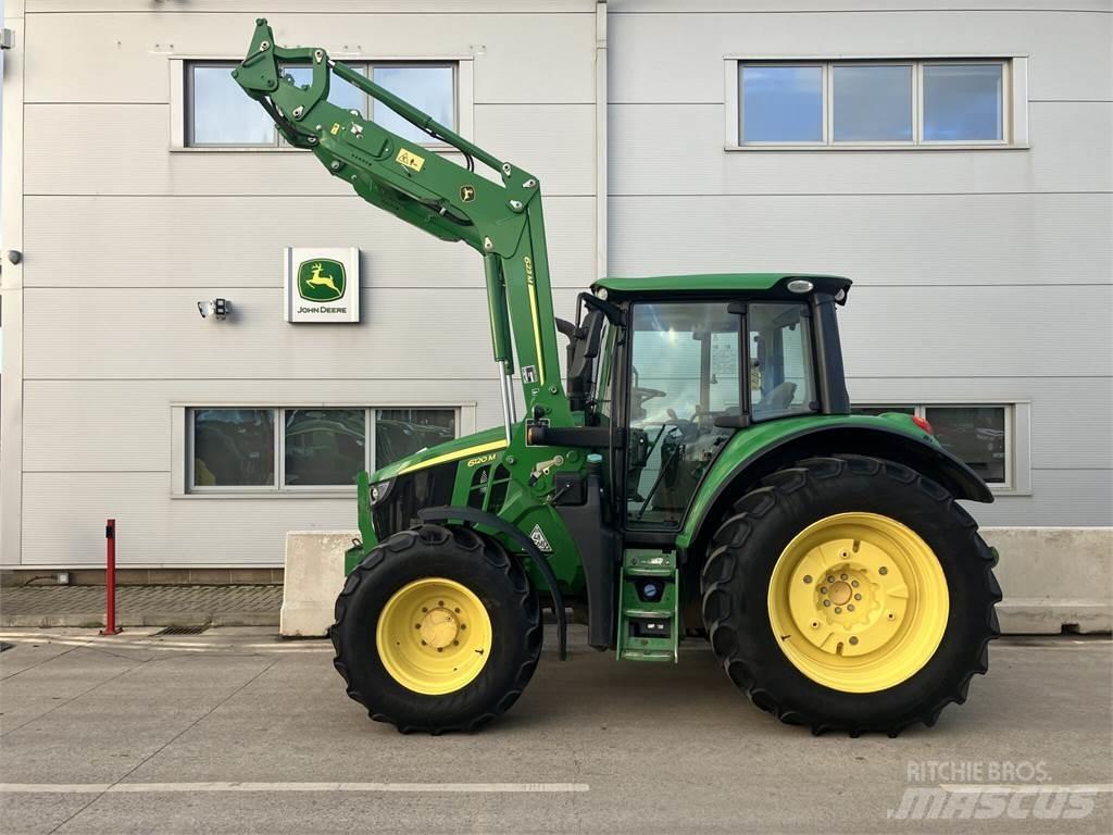 John Deere 6120M Tractoren