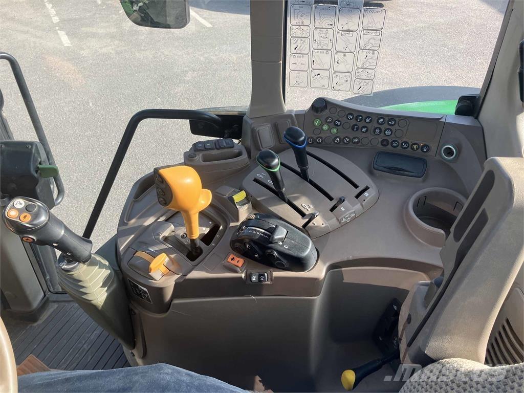 John Deere 6120M Tractoren