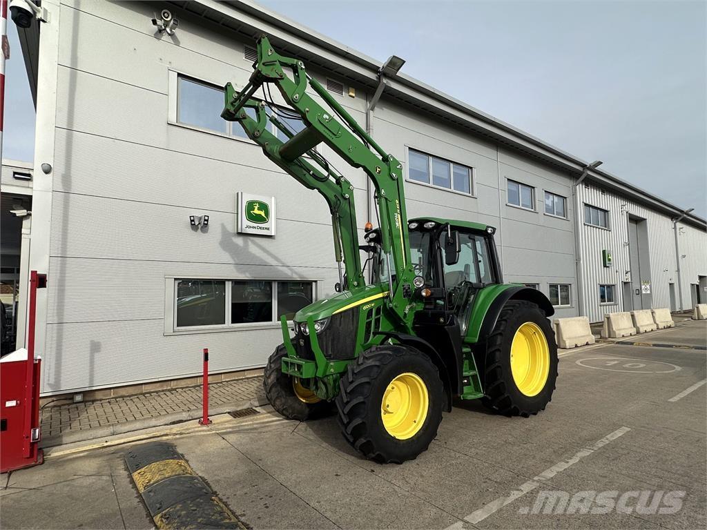 John Deere 6120M Tractoren