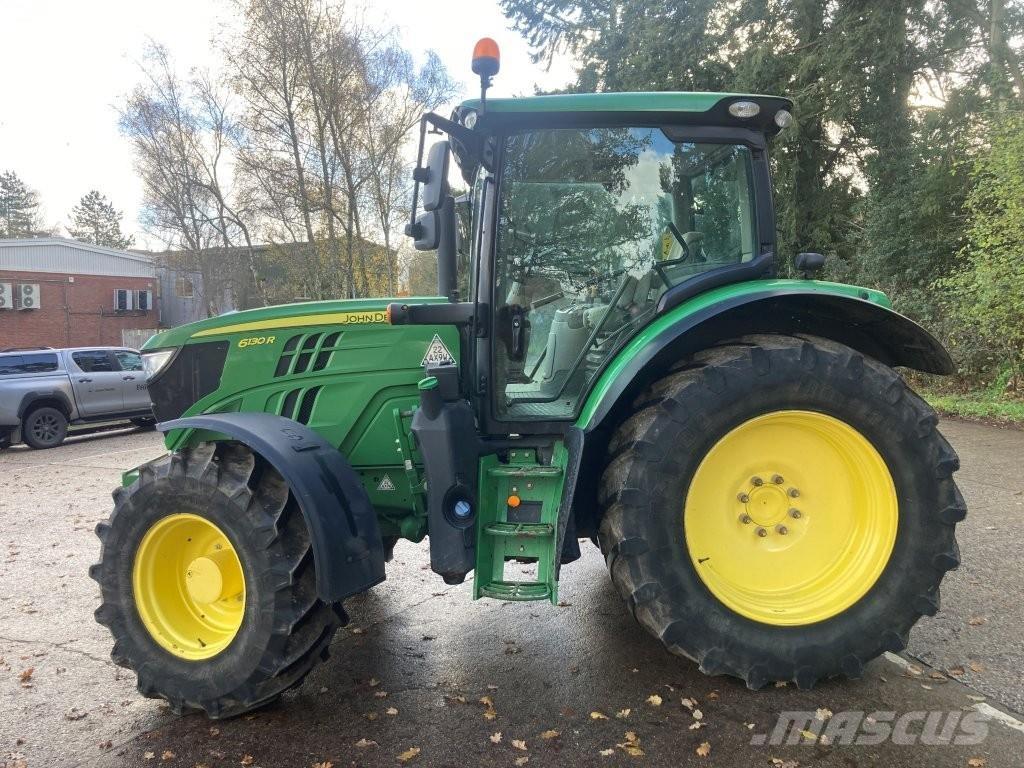 John Deere 6130R Tractoren