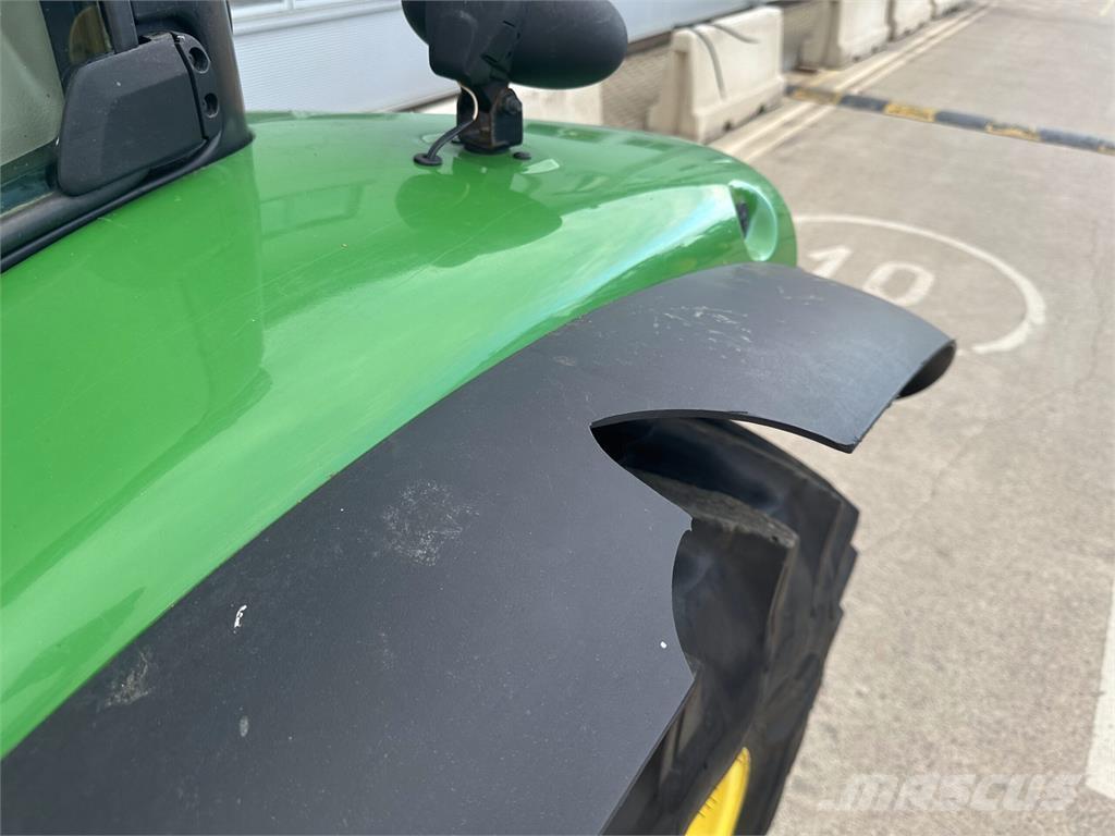 John Deere 6135R Tractoren