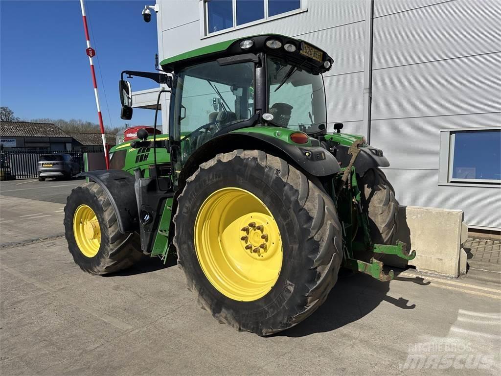John Deere 6155R Tractoren