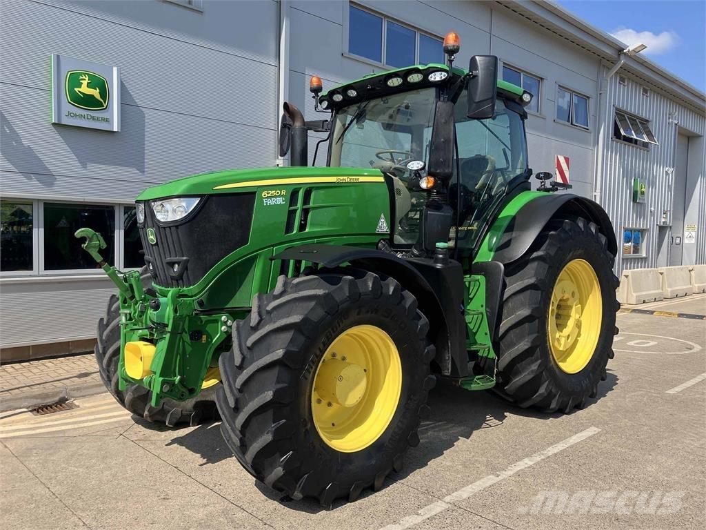 John Deere 6250R Tractoren