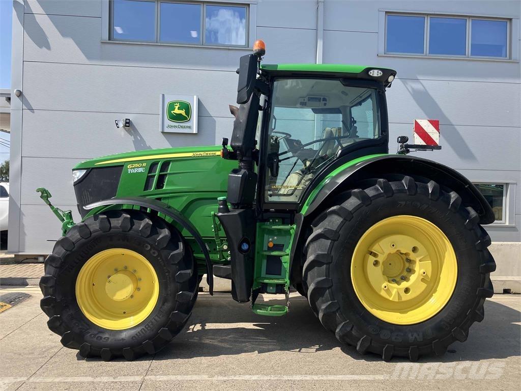 John Deere 6250R Tractoren
