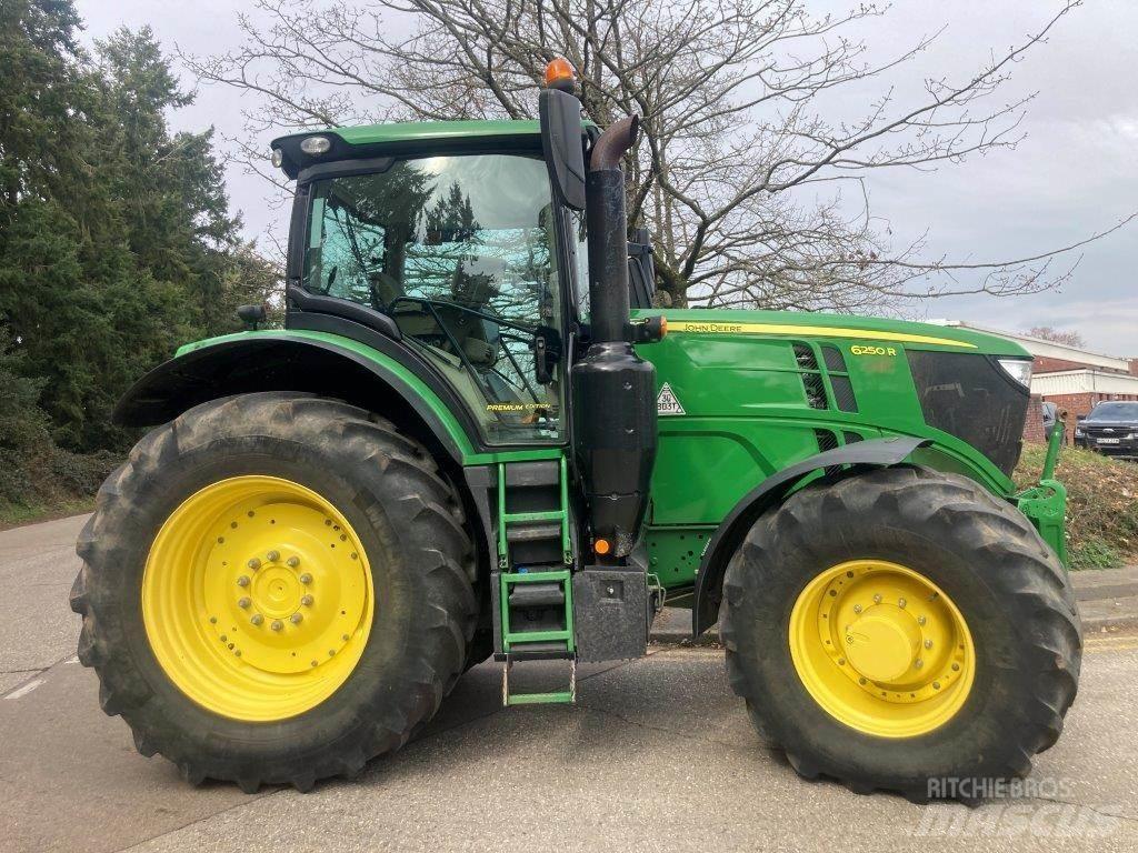 John Deere 6250R Tractoren