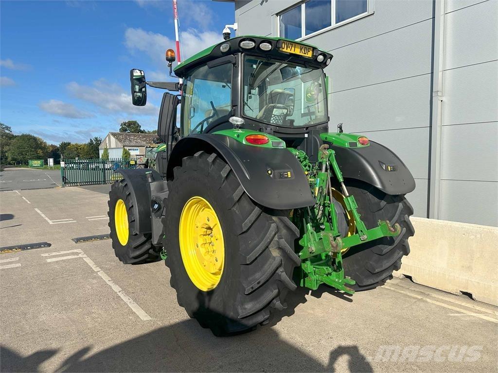 John Deere 6250R Tractoren