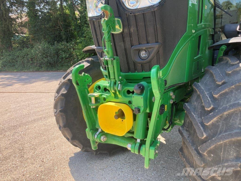 John Deere 6R 215 Tractoren