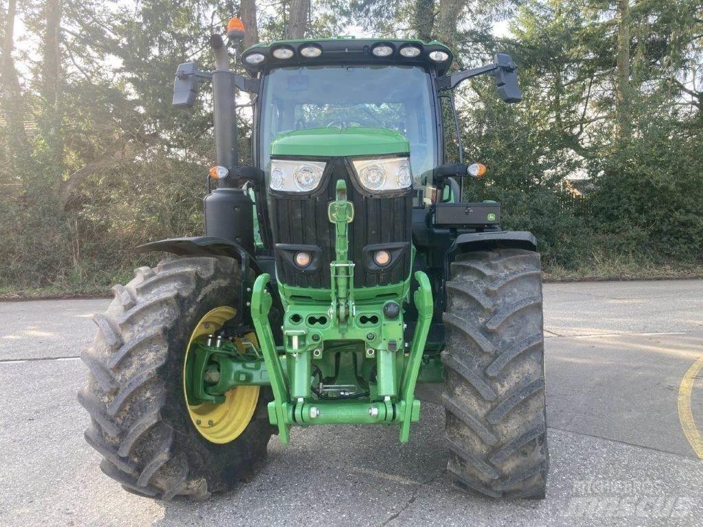 John Deere 6R 215 Tractoren