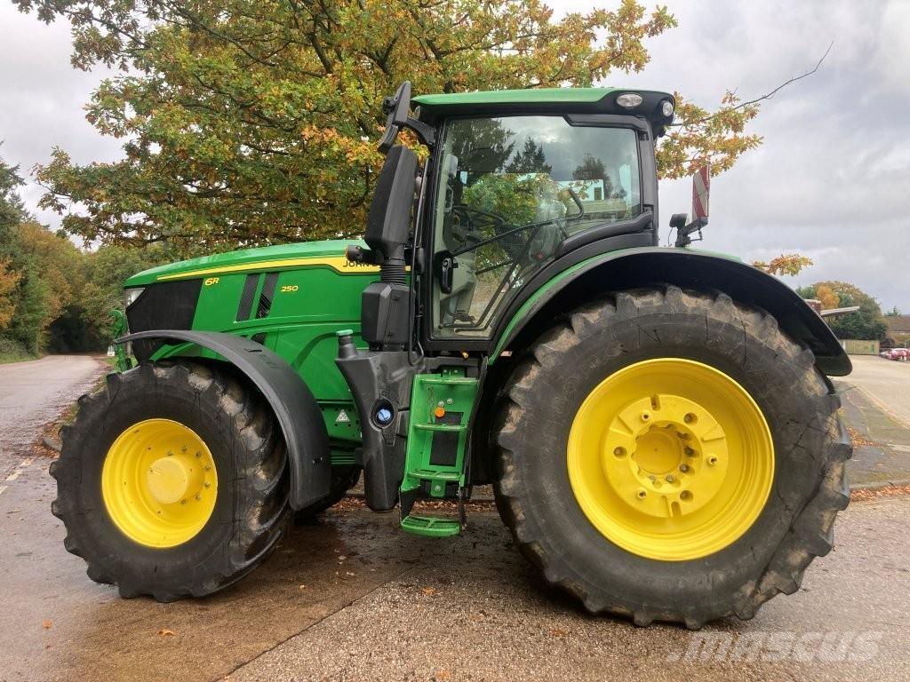 John Deere 6R 250 Tractoren