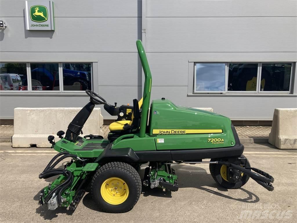 John Deere 7200A Loopmaaier