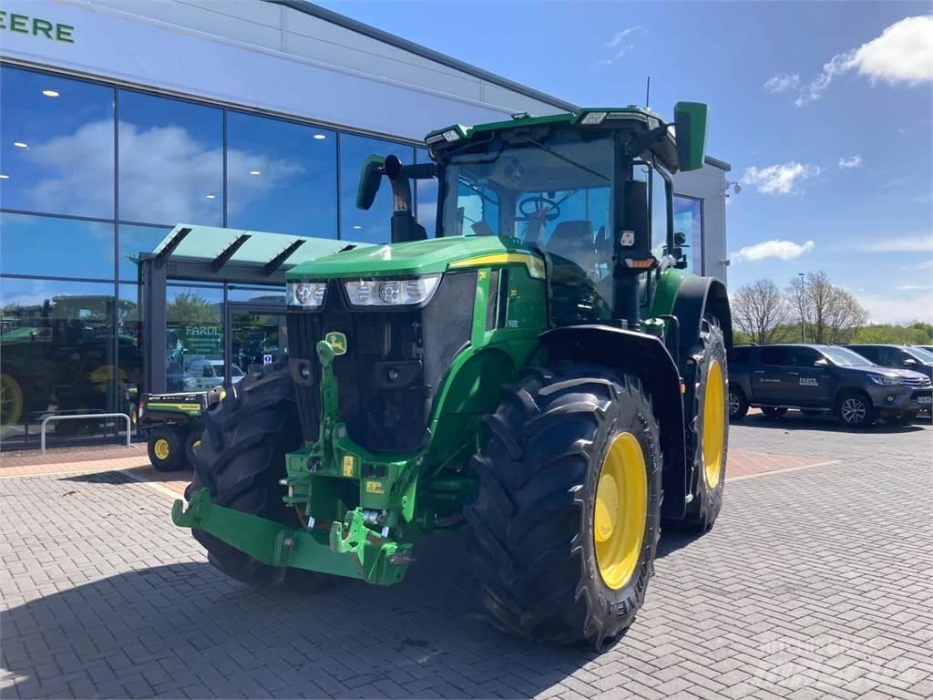 John Deere 7R 310 Tractoren