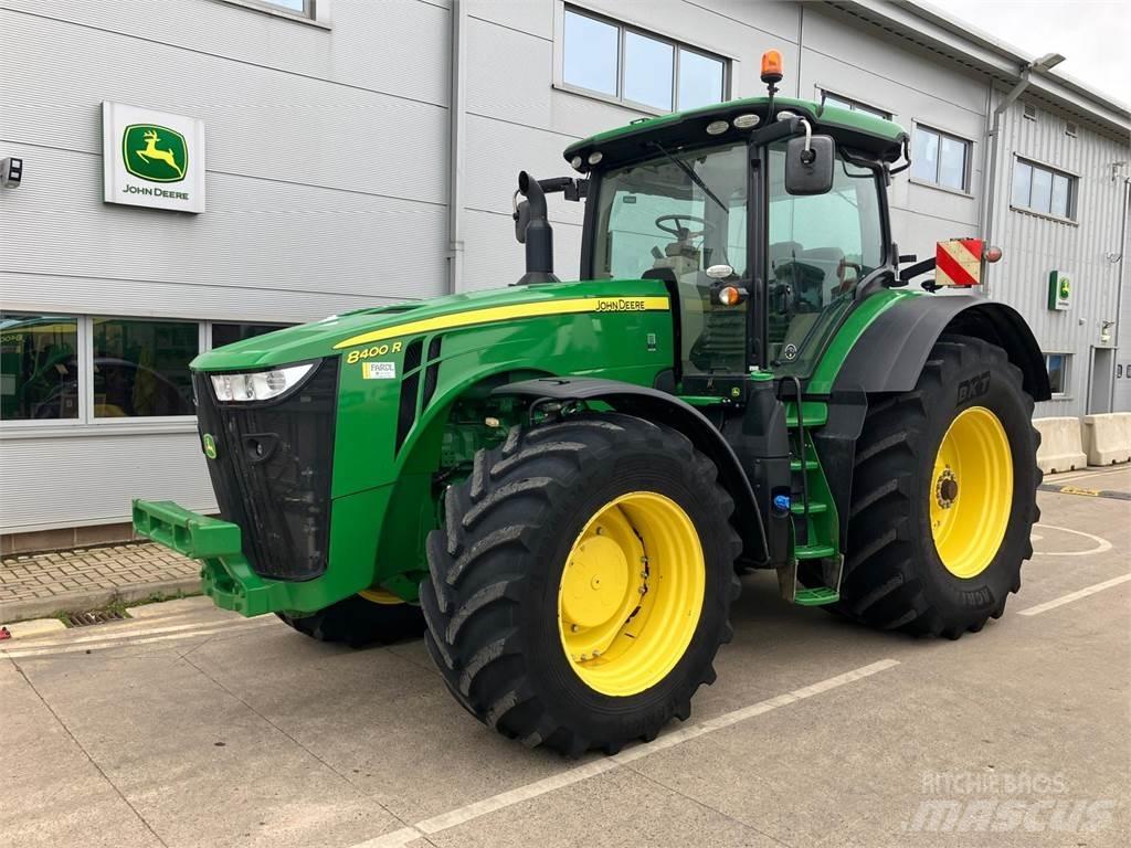 John Deere 8400R Tractoren