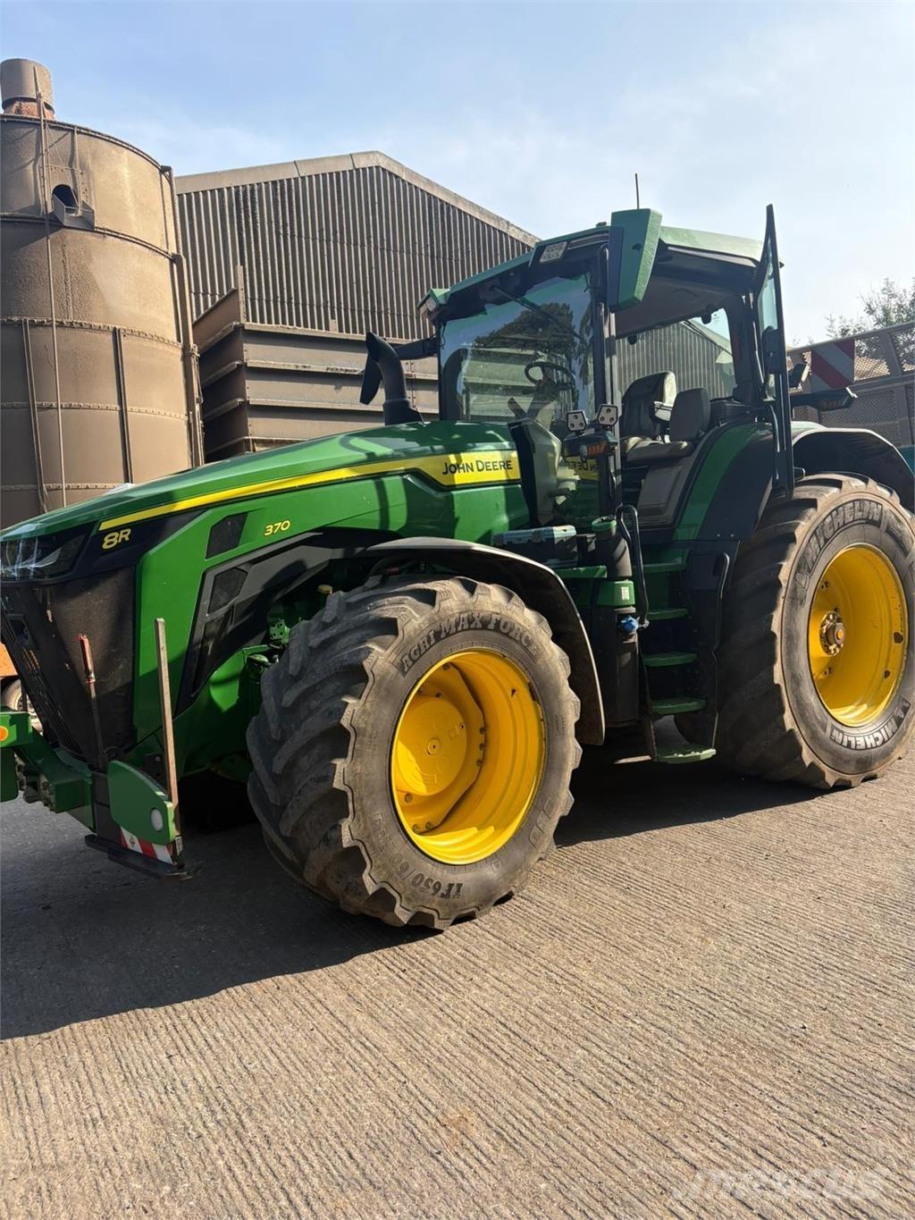 John Deere 8R 370 Tractoren